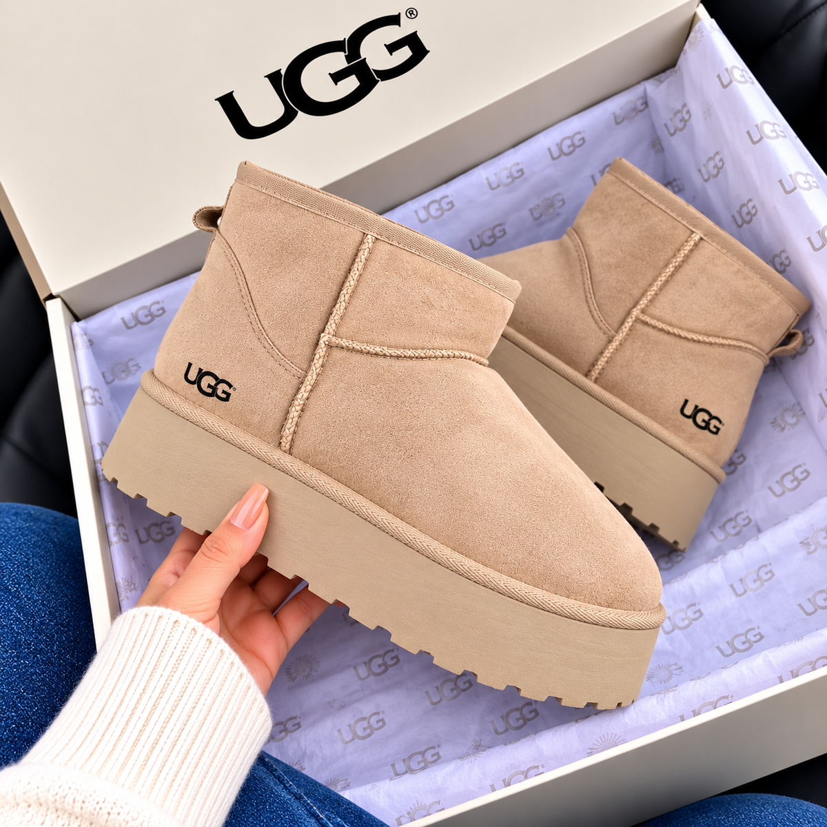 A Ugg bej deschis mini +Vrf colet gratis