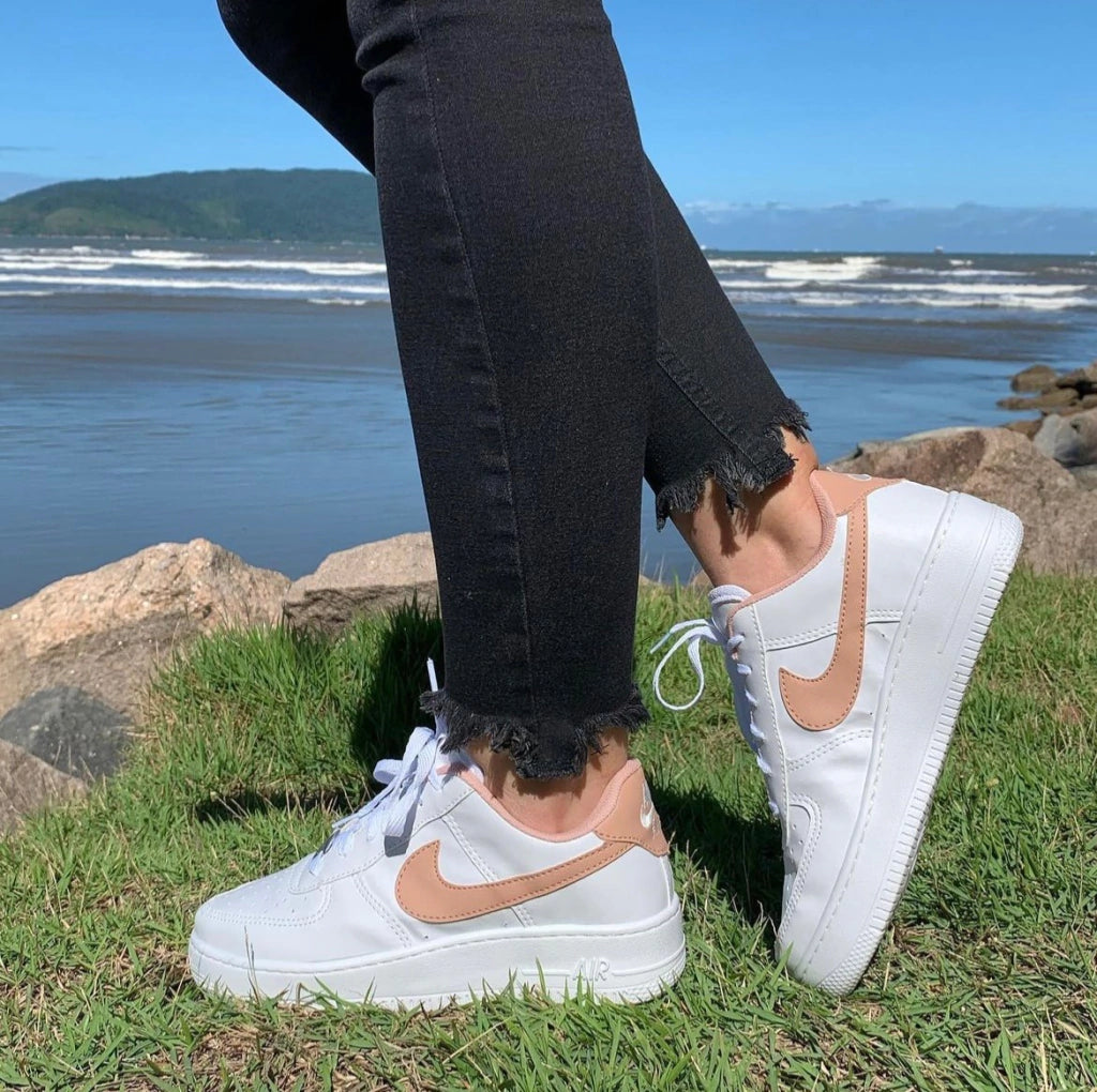 A.   AF alb nude+Vrf colet