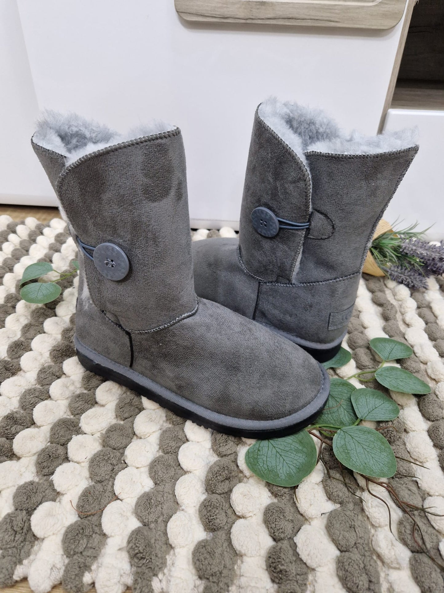 A       Ugg 1 B +Verificare colet