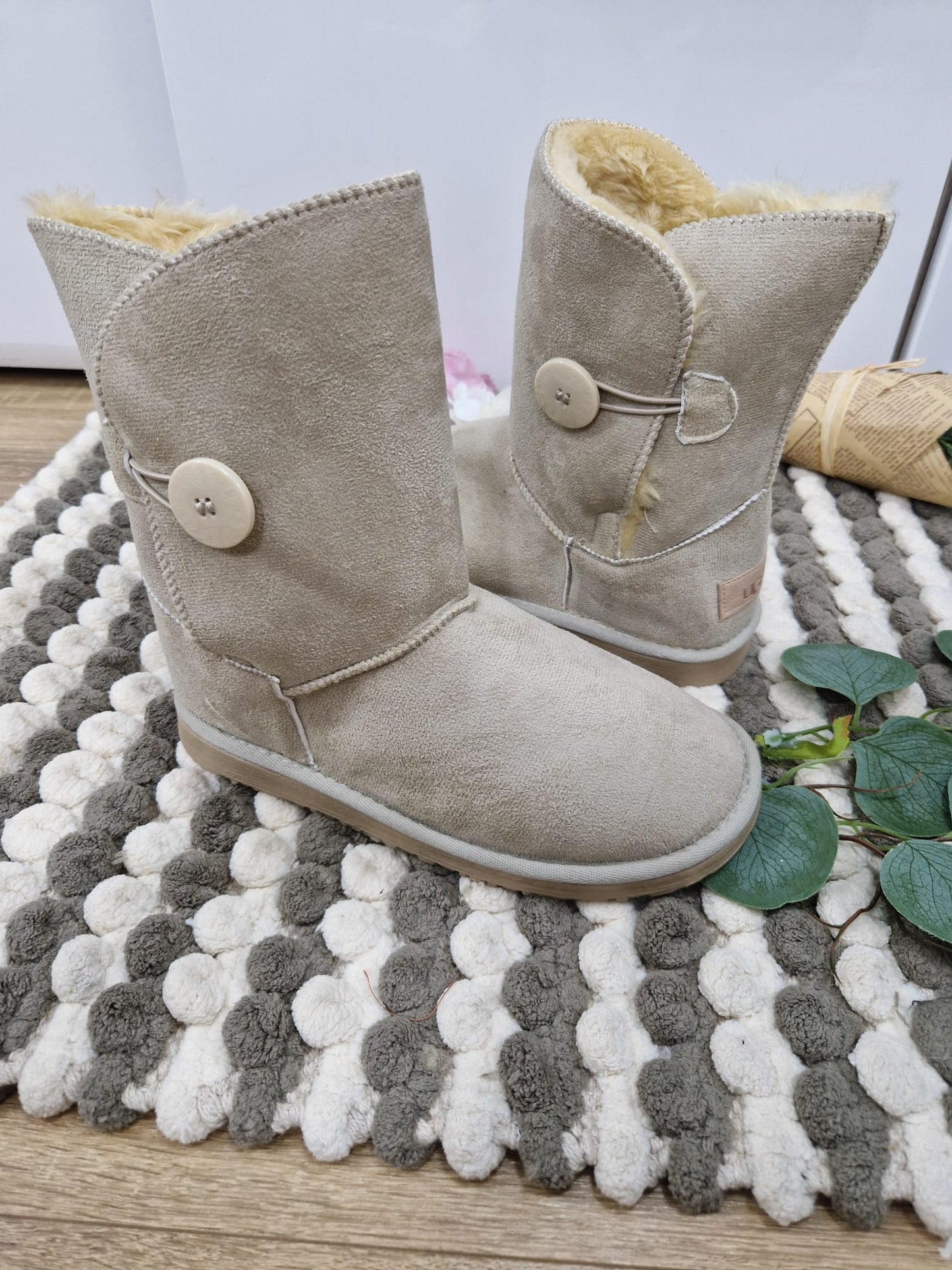 A       Ugg 1 B +Verificare colet