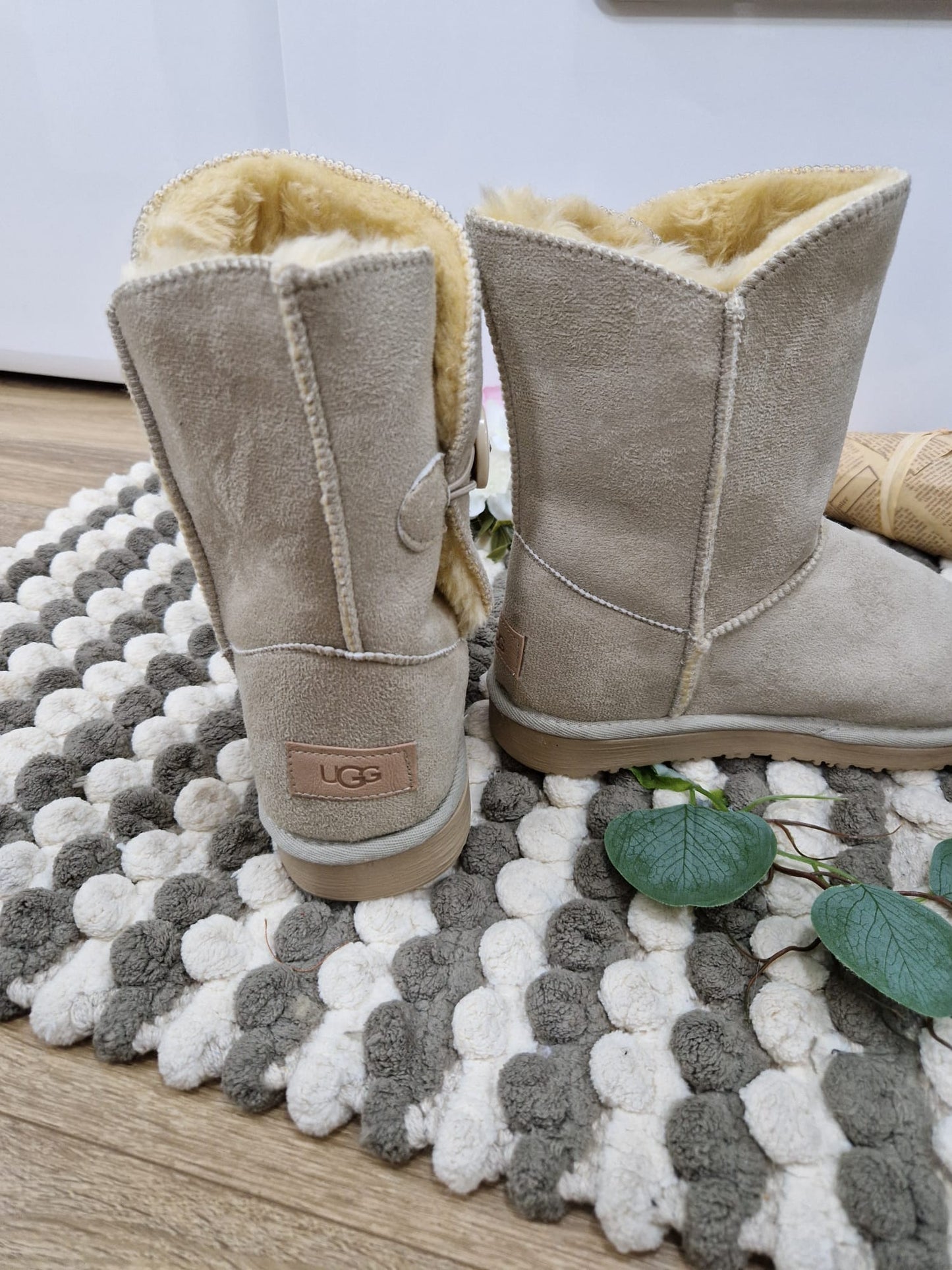 A       Ugg 1 B +Verificare colet