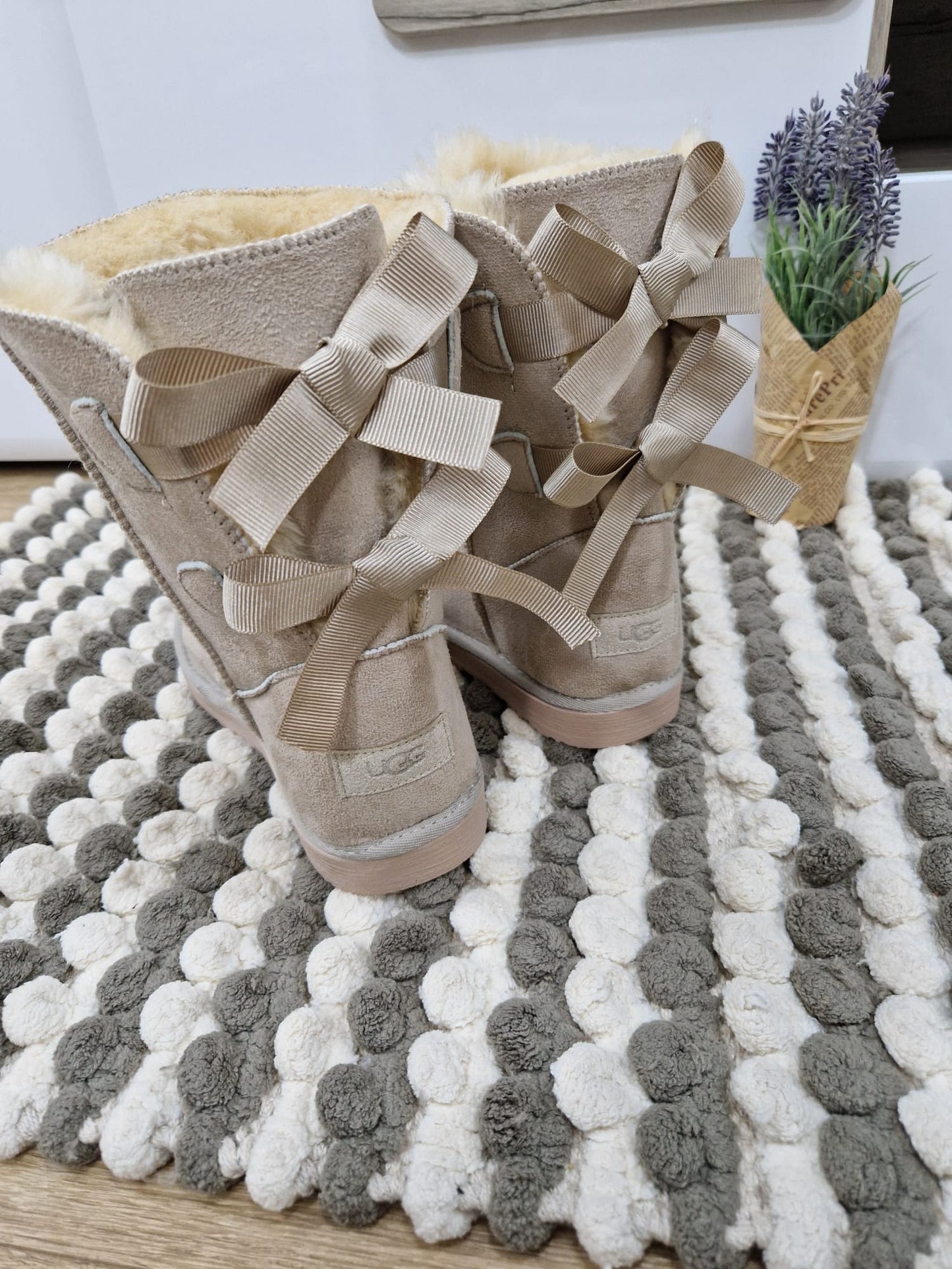 A       Ugg fundita +Verificare colet