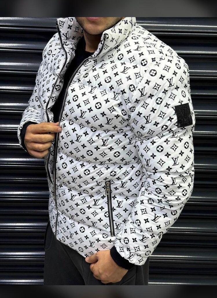 A Geaca LV +Vrf colet gratis