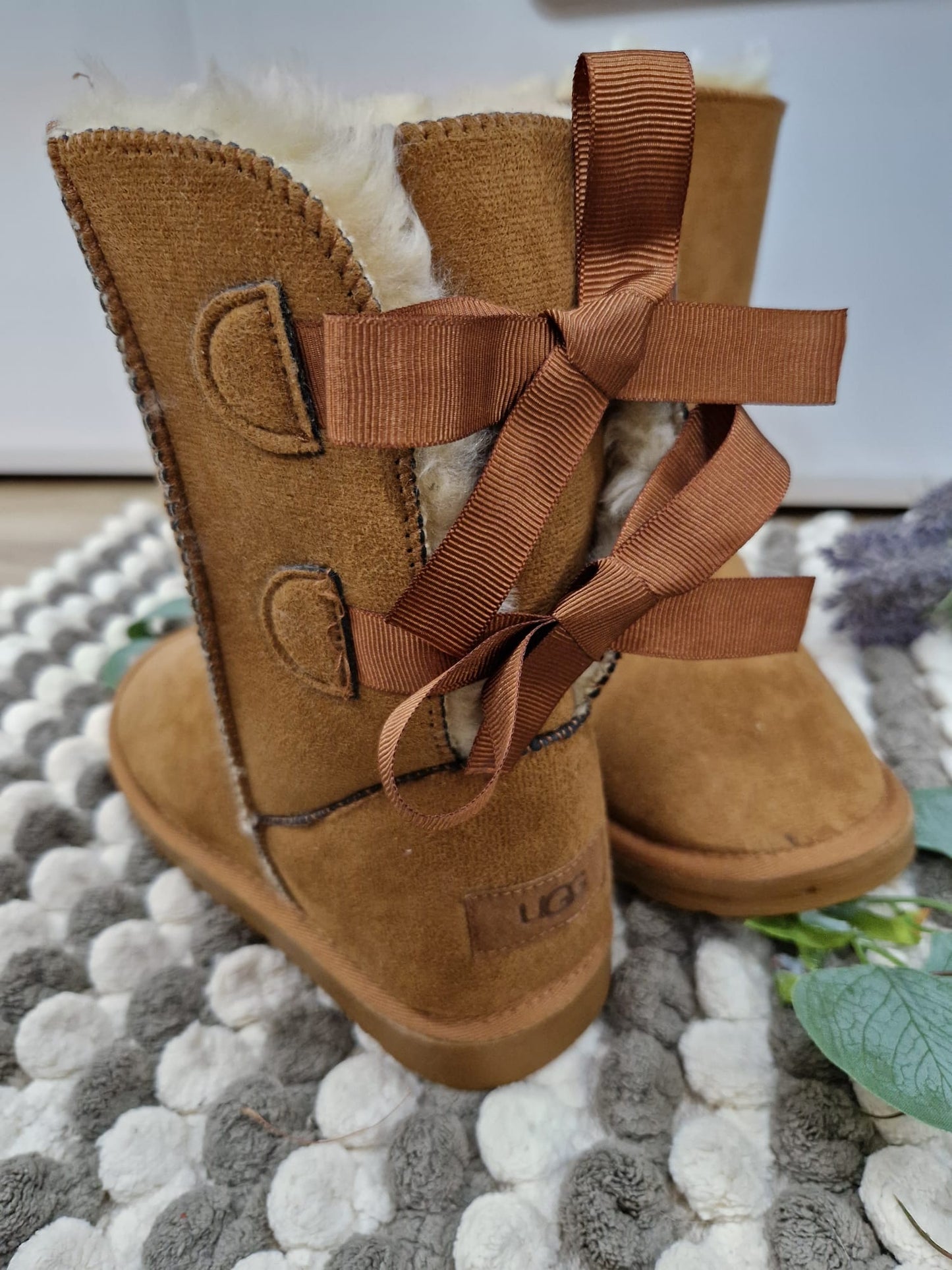 A       Ugg fundita +Verificare colet
