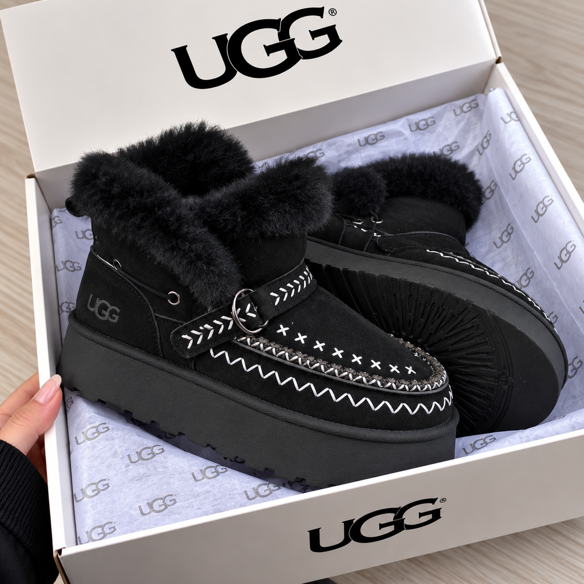 A                              Ugg 3 culori +Vrf colet gratis