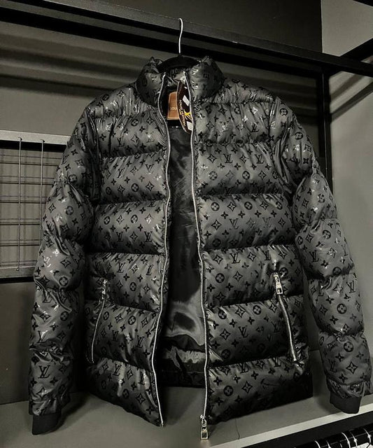 A                Geaca LV +Vrf colet gratis